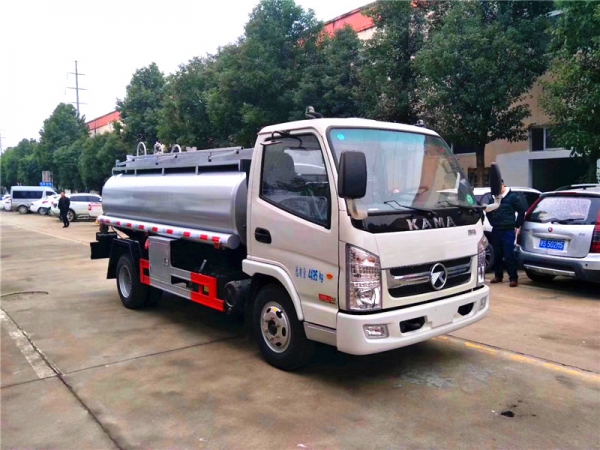 凯马2.48方蓝牌供液车