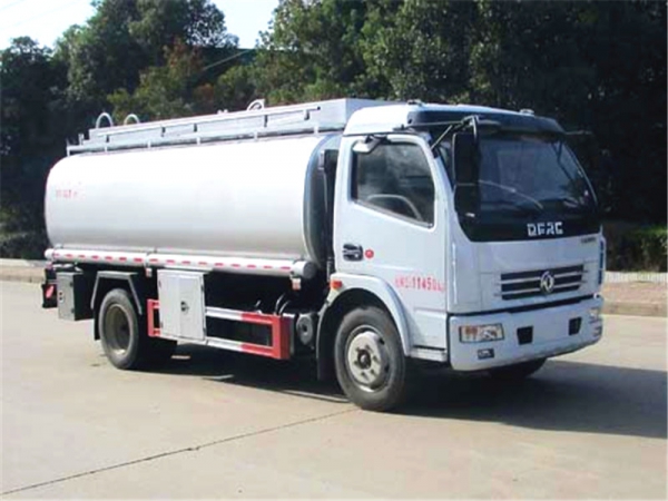 东风多利卡10.3方供液车