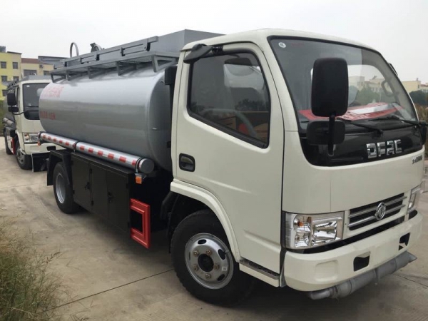 东风多利卡5.9方供液车